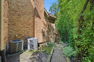 8701 Lake Ridge Dr, Darien, IL 60561 - Photo 31