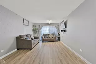 9708 Nottingham Ave, Chicago Ridge, IL 60415 - Photo 3
