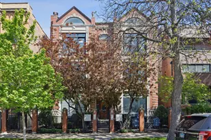 2024 W Iowa St, Chicago, IL 60622 - Photo 1