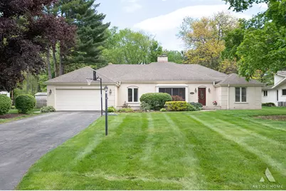22 Essex Lane, Lincolnshire, IL 60069 - Photo 1