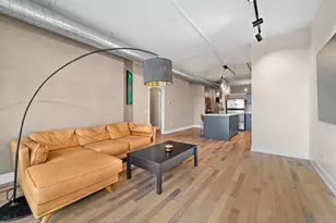 3260 N Clark St, Chicago, IL 60657 - Photo 7
