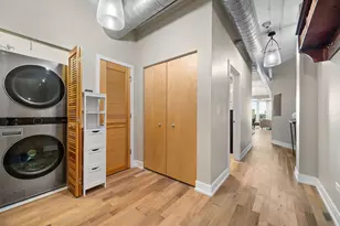 3260 N Clark St, Chicago, IL 60657 - Photo 15