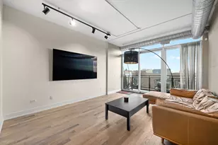 3260 N Clark St, Chicago, IL 60657 - Photo 5