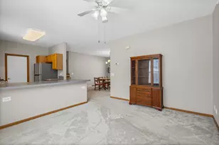 2905 Buckskin Ln, Grayslake, IL 60030 - Photo 7