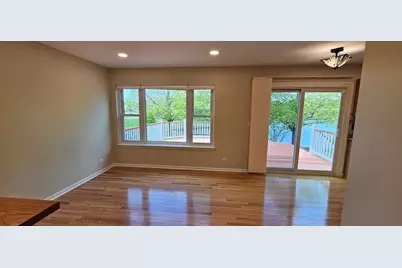 450 Rosewood Crossing, Lindenhurst, IL 60046 - Photo 7