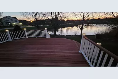 450 Rosewood Crossing, Lindenhurst, IL 60046 - Photo 25