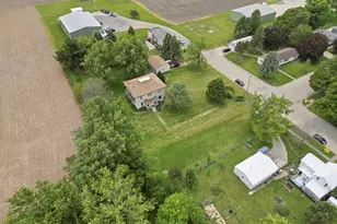 403 E Cherokee Ave, Shabbona, IL 60550 - Photo 33