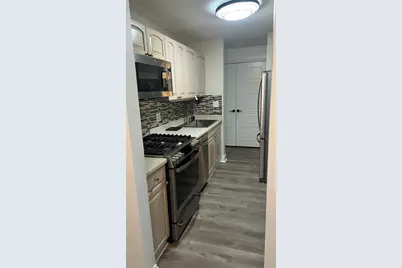 1227 S Old Wilke Road #406, Arlington Heights, IL 60005 - Photo 5