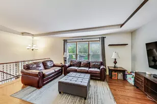 4010 N Firestone Dr, Hoffman Estates, IL 60192 - Photo 3