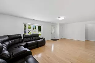 2834 Maple St, Franklin Park, IL 60131 - Photo 3