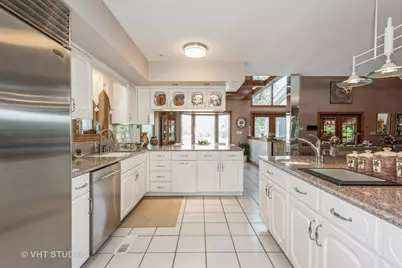 30W010 Smith Road, West Chicago, IL 60185 - Photo 17