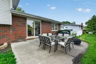 8632 Clifford Dr, Darien, IL 60561 - Photo 49