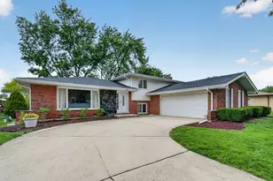 8632 Clifford Dr, Darien, IL 60561 - Photo 3