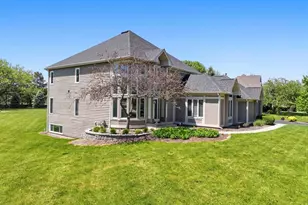6N274 W Ridgewood Ln, Saint Charles, IL 60175 - Photo 3