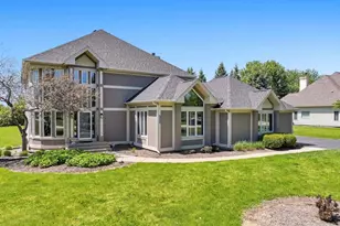 6N274 W Ridgewood Ln, Saint Charles, IL 60175 - Photo 1