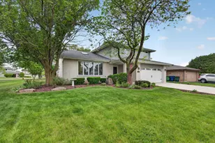 7701 Lakeview Terrace, Frankfort, IL 60423 - Photo 1