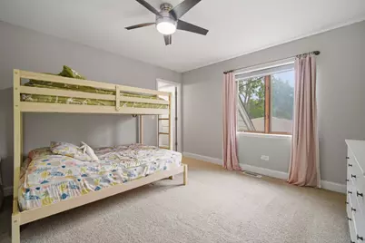 1920 Hazelwood Drive, Lindenhurst, IL 60046 - Photo 23