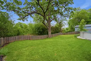 1920 Hazelwood Dr, Lindenhurst, IL 60046 - Photo 7