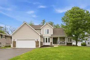 1920 Hazelwood Dr, Lindenhurst, IL 60046 - Photo 1