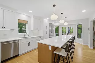 1920 Hazelwood Dr, Lindenhurst, IL 60046 - Photo 15