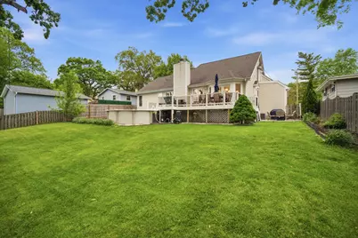 1920 Hazelwood Drive, Lindenhurst, IL 60046 - Photo 9