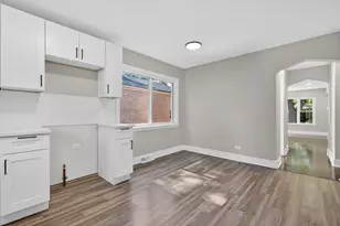 114 W 126th Pl, Chicago, IL 60628 - Photo 9