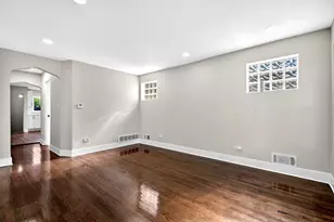 114 W 126th Pl, Chicago, IL 60628 - Photo 5