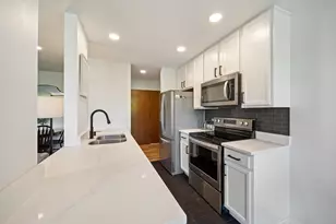 6010 Oakwood Dr, Lisle, IL 60532 - Photo 5
