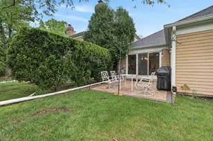 131 Camden Ct, Lincolnshire, IL 60069 - Photo 21