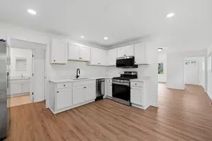 3624 Eastway Dr, Island Lake, IL 60042 - Photo 11