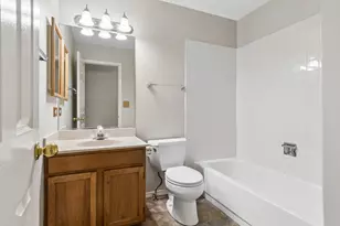 217 Meadowview Ln, Aurora, IL 60502 - Photo 19