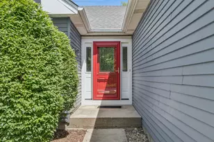 217 Meadowview Ln, Aurora, IL 60502 - Photo 3