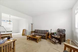 445 Greenview Ln, Oswego, IL 60543 - Photo 5