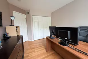 305 Bloomfield Ct, Vernon Hills, IL 60061 - Photo 7