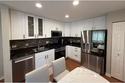 305 Bloomfield Court, Vernon Hills, IL 60061 - Photo 21