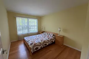 305 Bloomfield Ct, Vernon Hills, IL 60061 - Photo 9