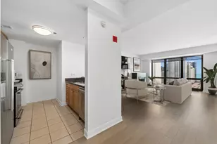 130 N Garland Ct, Chicago, IL 60602 - Photo 3