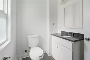 410 Standish St, Elgin, IL 60123 - Photo 25