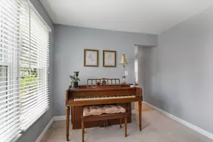 458 Nantucket Rd, Naperville, IL 60565 - Photo 9