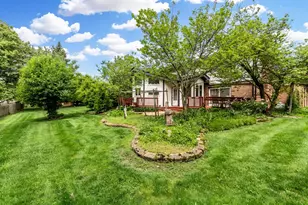 16W731 89th Pl, Willowbrook, IL 60527 - Photo 3