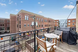 2333 W St Paul Ave, Chicago, IL 60647 - Photo 11