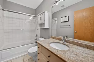 2333 W St Paul Ave, Chicago, IL 60647 - Photo 15