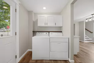 223 E 8th St, Dixon, IL 61021 - Photo 17