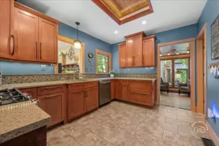 211 Walnut Ave, Saint Charles, IL 60174 - Photo 17