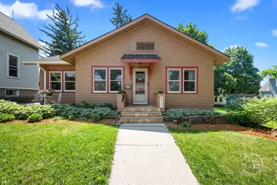 211 Walnut Avenue, Saint Charles, IL 60174 - Photo 1