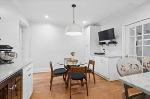 2018 W Farragut Ave, Chicago, IL 60625 - Photo 5