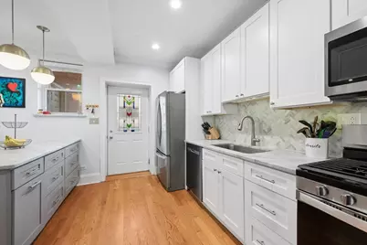 2018 W Farragut Avenue #3, Chicago, IL 60625 - Photo 3