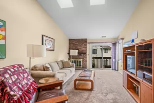 213 Winding Oak Ln, Buffalo Grove, IL 60089 - Photo 3