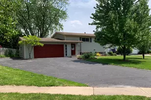 119 Ridge Ln, Geneva, IL 60134 - Photo 1