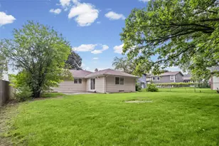 626 Greenbriar Ln, Lindenhurst, IL 60046 - Photo 15